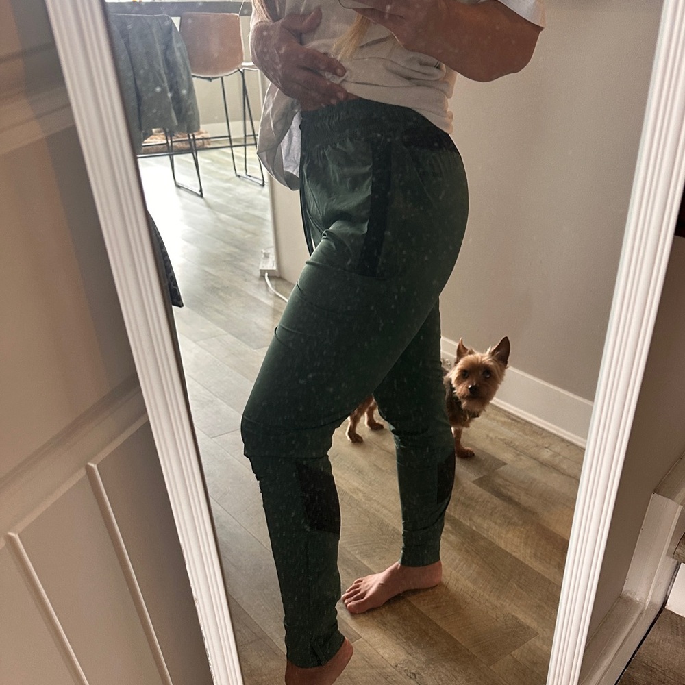 Joggers - dri-fit, ankle zippers
